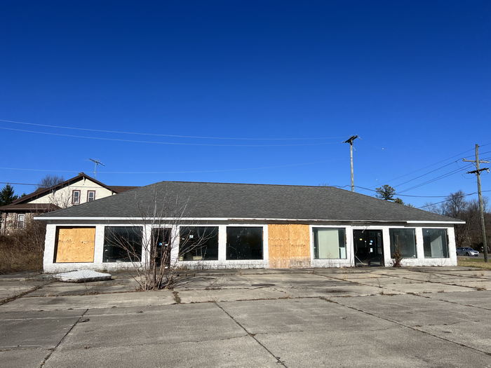 Old 23 Shopping Plaza - Nov 25 2022